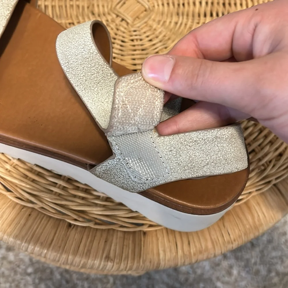 Zodiac‎ Baker Taupe Leather Platform Sandals